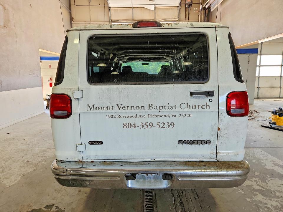 51744926 :رقم المزاد ، 2B6KB31Z6XK524395 vin ، 1999 Dodge Ram Van مزاد بيع