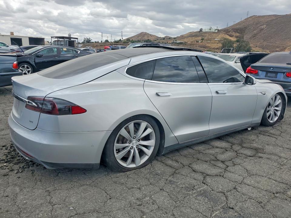 2014 Tesla Model S მანქანა იყიდება აუქციონზე, vin: 5YJSA1H1XEFP54167, აუქციონის ნომერი: 55067516