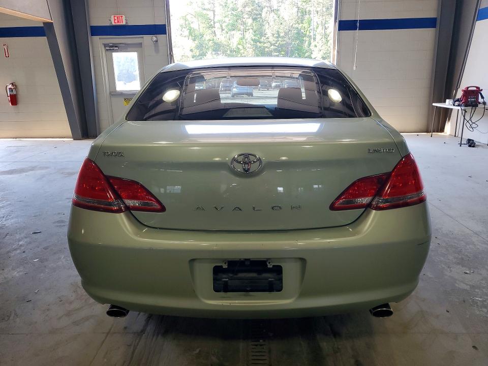 53802776 :رقم المزاد ، 4T1BK36BX6U111553 vin ، 2006 Toyota Avalon مزاد بيع