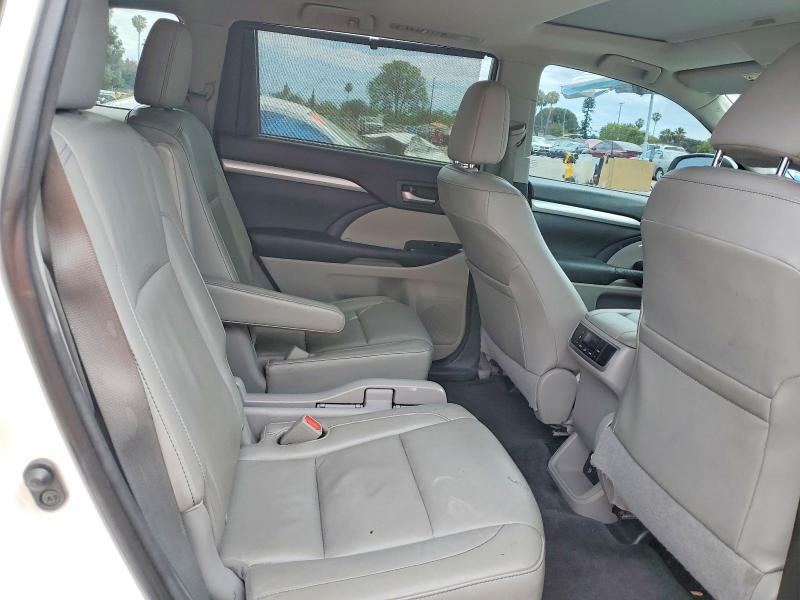 Продажа на аукционе авто 2015 Toyota Highlander, vin: 5TDKKRFH1FS090172, номер лота: 52508086