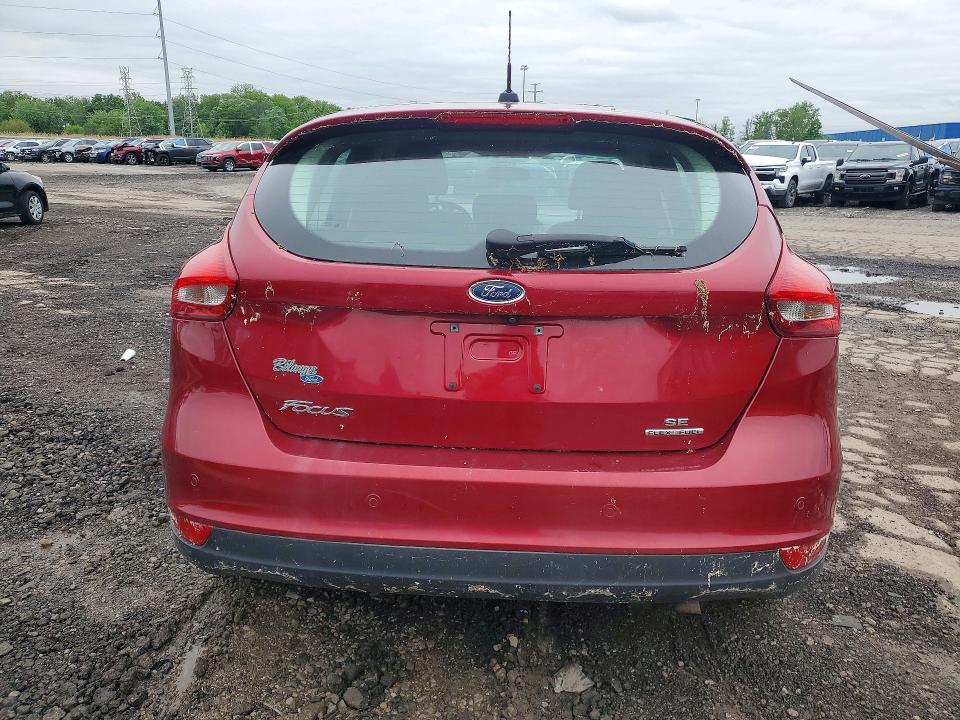 54395306 :رقم المزاد ، 1FADP3K21FL377172 vin ، 2015 Ford Focus مزاد بيع