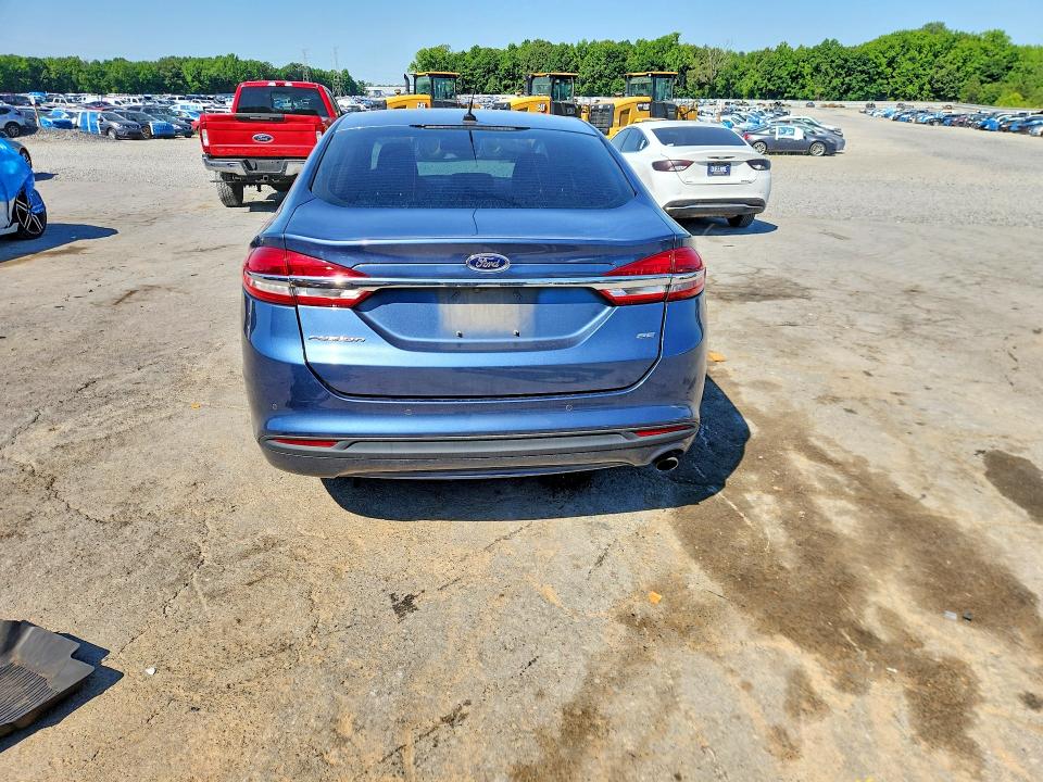 53609516 :رقم المزاد ، 3FA6P0H78JR107067 vin ، 2018 Ford Fusion مزاد بيع