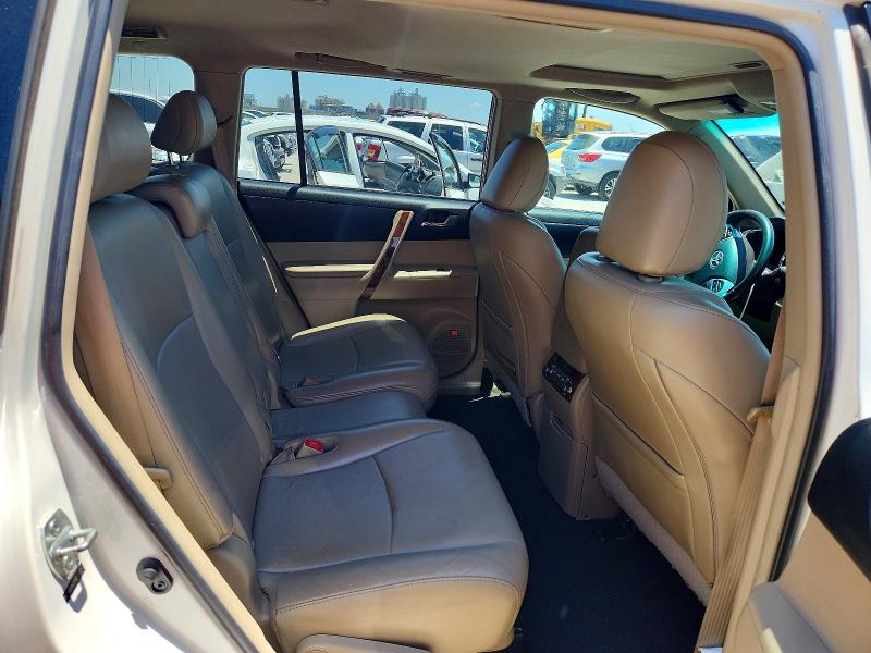 Продажа на аукционе авто 2013 Toyota Highlander, vin: 5TDYK3EH4DS098112, номер лота: 53395726