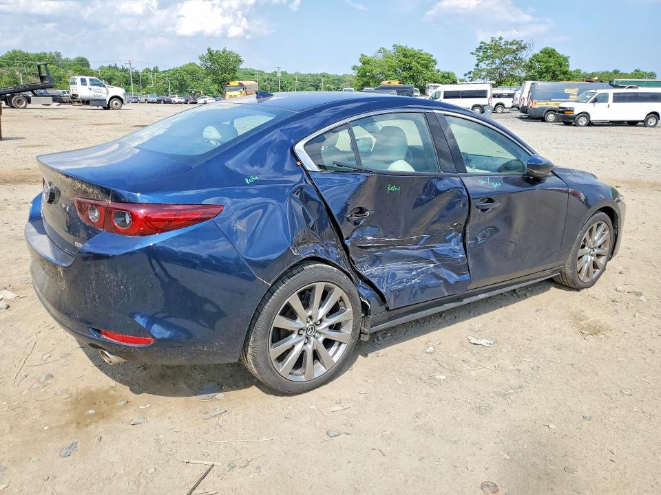 54109536 :رقم المزاد ، 3MZBPBDL3NM308687 vin ، 2022 Mazda 3 مزاد بيع