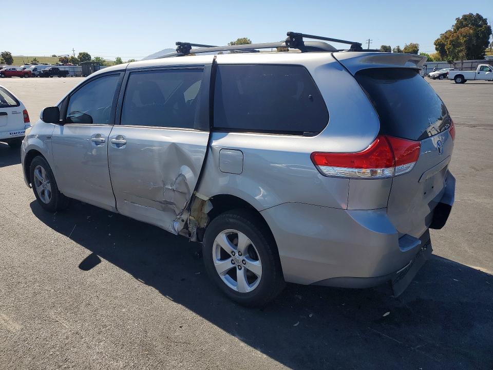 2013 Toyota Sienna მანქანა იყიდება აუქციონზე, vin: 5TDKK3DC5DS282857, აუქციონის ნომერი: 53657996