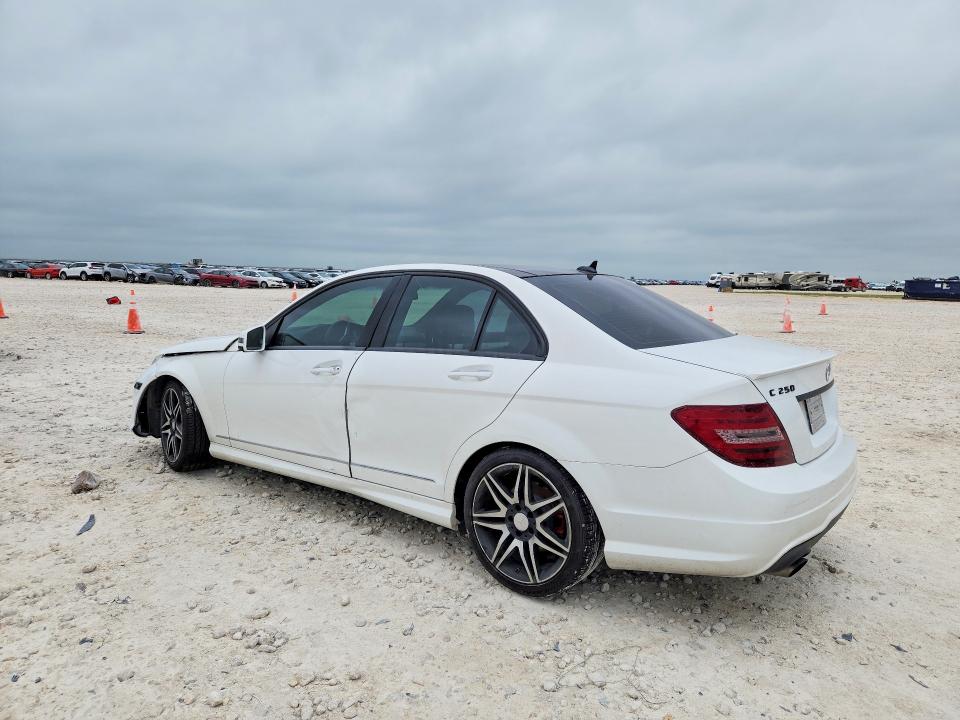 2013 Mercedes-benz C მანქანა იყიდება აუქციონზე, vin: WDDGF4HB7DA802125, აუქციონის ნომერი: 51833836
