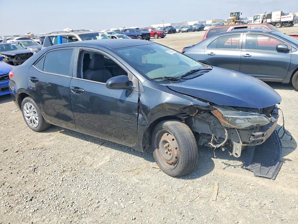 Продажа на аукционе авто 2018 Toyota Corolla, vin: 5YFBURHEXJP833569, номер лота: 47665626