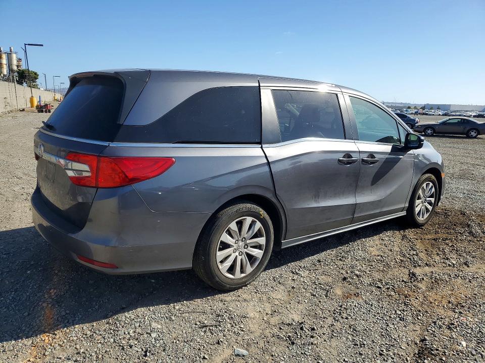55463296 :رقم المزاد ، 5FNRL6H28JB036111 vin ، 2018 Honda Odyssey مزاد بيع