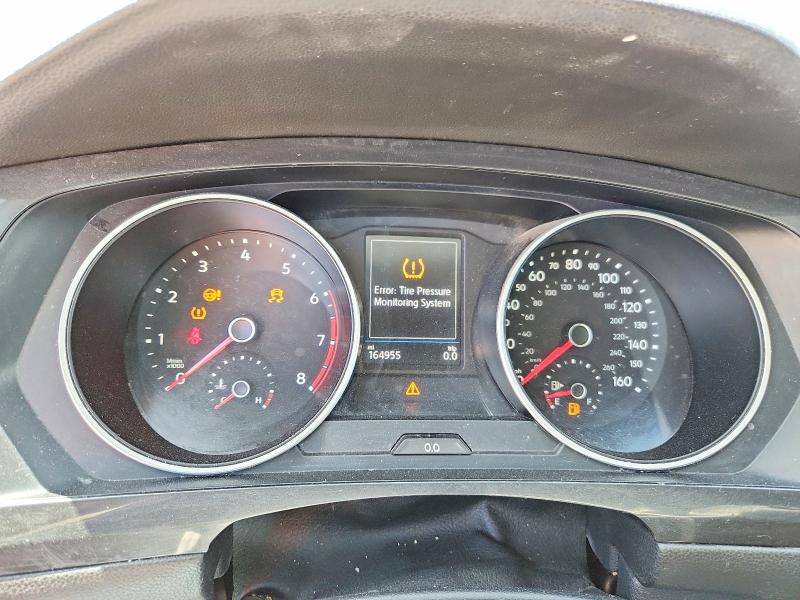 53297016 :رقم المزاد ، 3VV1B7AX7JM027084 vin ، 2018 Volkswagen Tiguan مزاد بيع