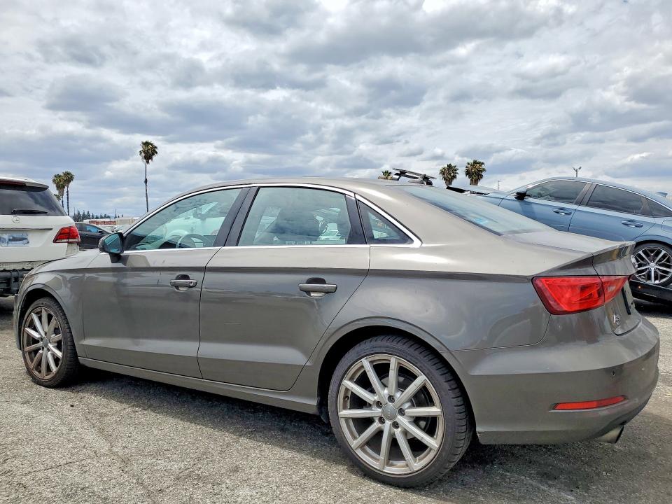 55464146 :رقم المزاد ، WAUE8GFFXG1040381 vin ، 2016 Audi A3 مزاد بيع