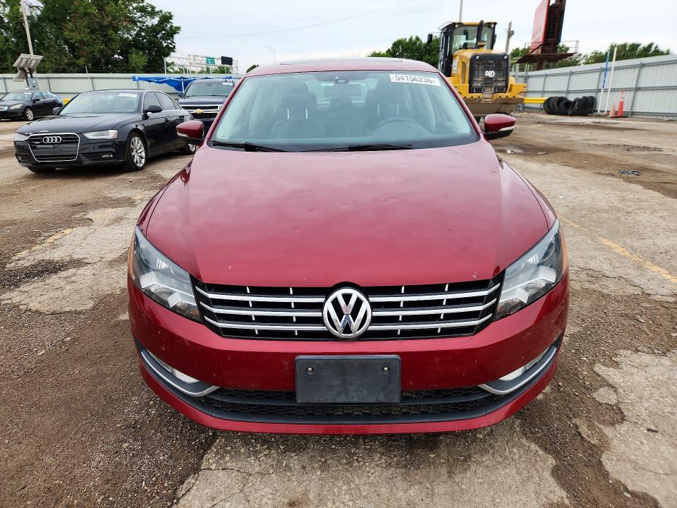 54156236 :رقم المزاد ، 1VWBV7A37FC017541 vin ، 2015 Volkswagen Passat مزاد بيع