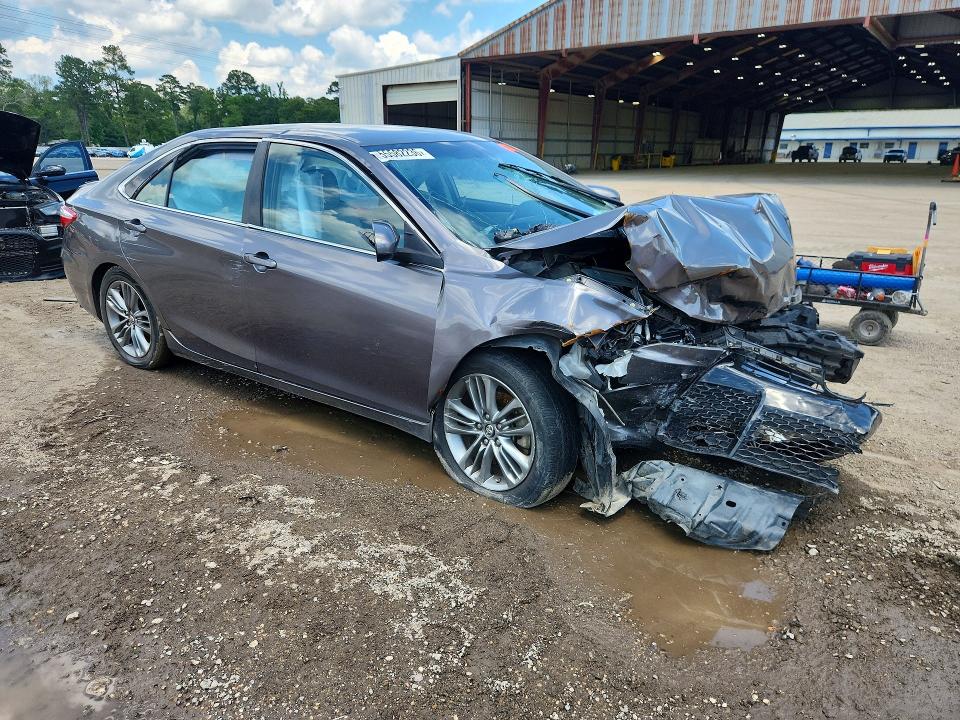 55582236 :رقم المزاد ، 4T1BF1FKXGU583892 vin ، 2016 Toyota Camry مزاد بيع
