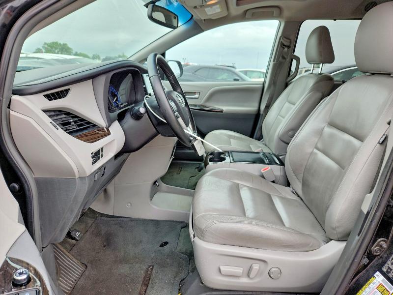 54090776 :رقم المزاد ، 5TDDK3DC6FS119680 vin ، 2015 Toyota Sienna مزاد بيع