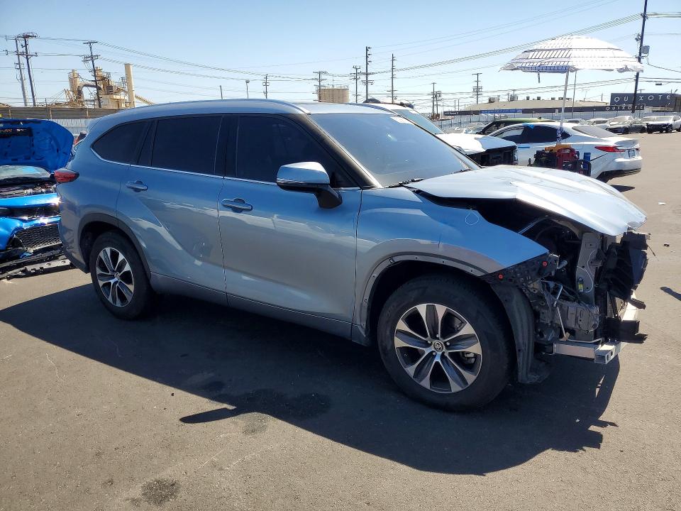 Продаж на аукціоні авто 2021 Toyota Highlander, vin: 5TDHZRAH6MS068565, номер лоту: 52868116