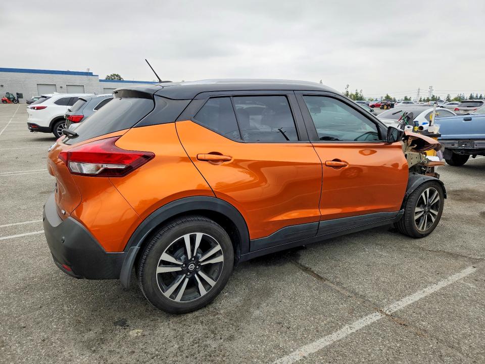 53425426 :رقم المزاد ، 3N1CP5CV2LL491789 vin ، 2020 Nissan Kicks مزاد بيع
