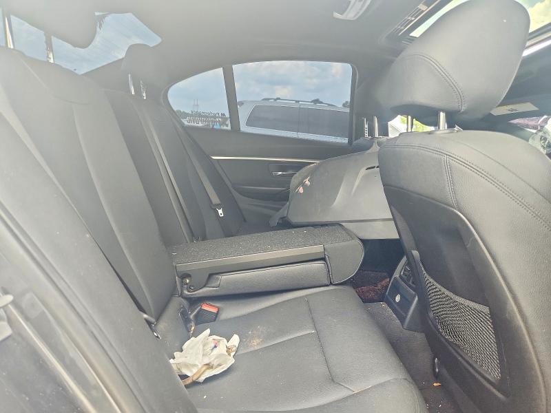 53601246 :رقم المزاد ، WBA8B9G34HNU55477 vin ، 2017 Bmw 330 مزاد بيع