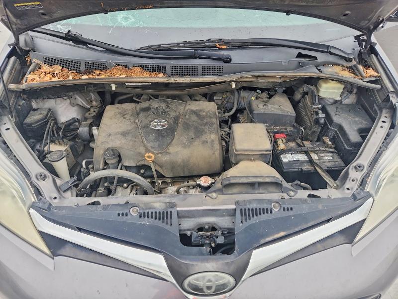 2018 Toyota Sienna მანქანა იყიდება აუქციონზე, vin: 5TDKZ3DC8JS921997, აუქციონის ნომერი: 54736416
