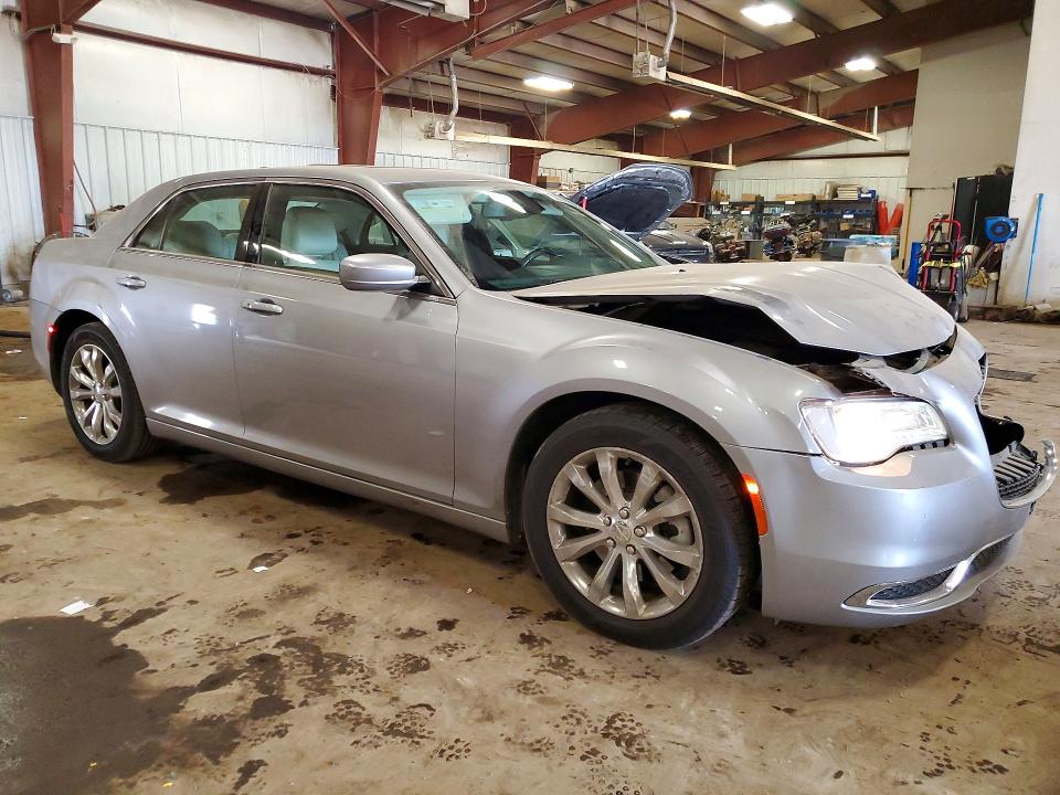 2017 Chrysler 300 მანქანა იყიდება აუქციონზე, vin: 2C3CCARGXHH571372, აუქციონის ნომერი: 52855546