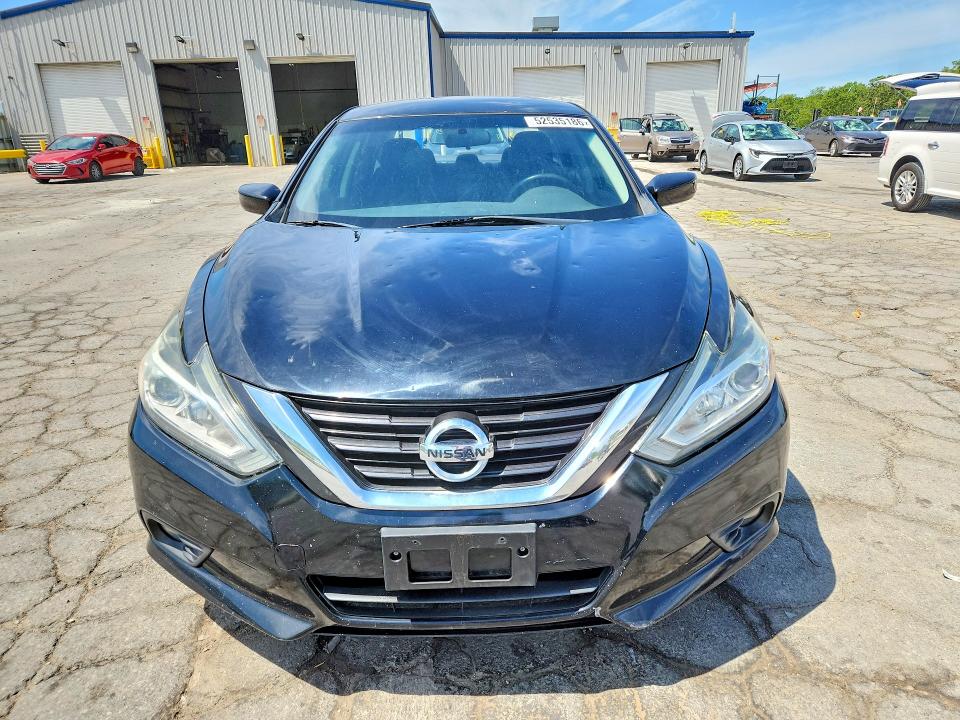 2018 Nissan Altima მანქანა იყიდება აუქციონზე, vin: 1N4AL3AP8JC206004, აუქციონის ნომერი: 52535186