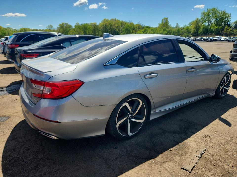 53125916 :رقم المزاد ، 1HGCV2F3XJA047741 vin ، 2018 Honda Accord مزاد بيع