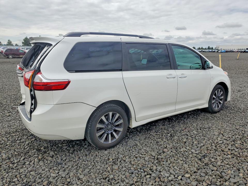 54509726 :رقم المزاد ، 5TDDZ3DC9KS216040 vin ، 2019 Toyota Sienna مزاد بيع