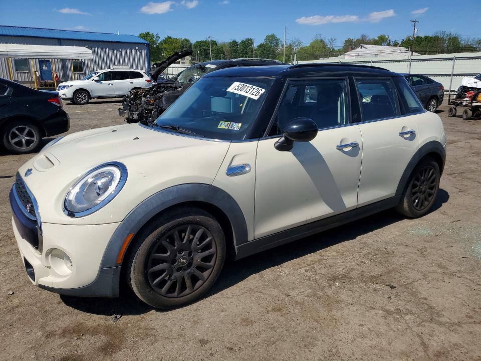 2016 Mini Cooper მანქანა იყიდება აუქციონზე, vin: WMWXU3C53G2B63123, აუქციონის ნომერი: 53013126