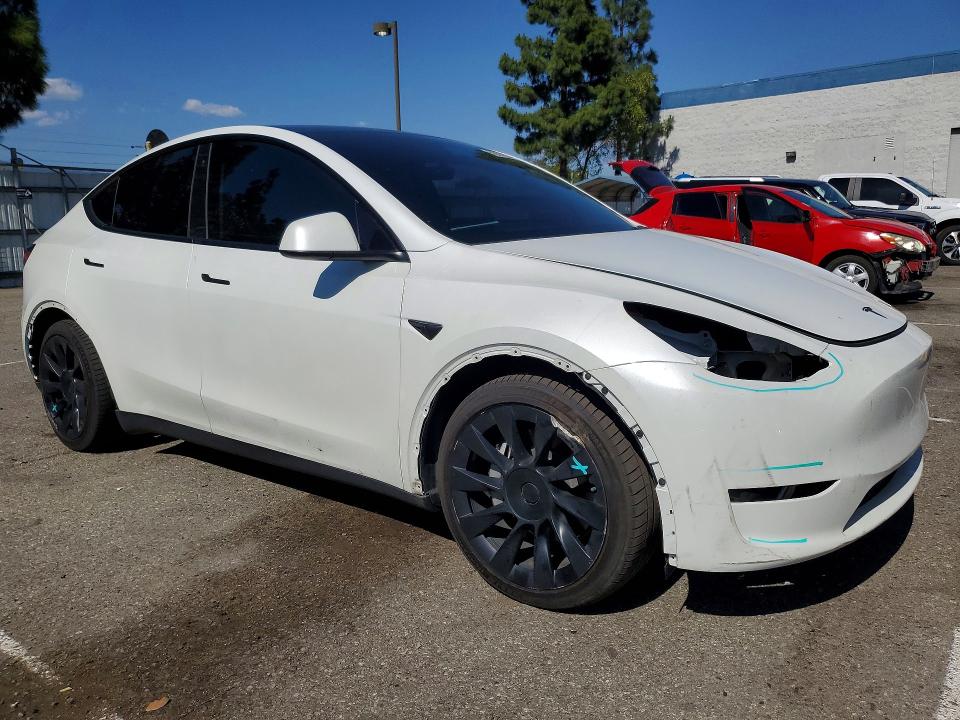52074326 :رقم المزاد ، 7SAYGDEE7PF598452 vin ، 2023 Tesla Model Y مزاد بيع