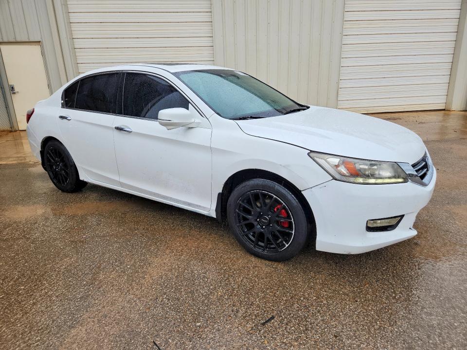 52826646 :رقم المزاد ، 1HGCR3F96EA013543 vin ، 2014 Honda Accord مزاد بيع