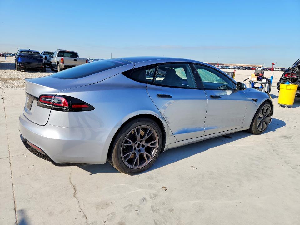 53116946 :رقم المزاد ، 5YJSA1E58SF551202 vin ، 2025 Tesla Model S مزاد بيع