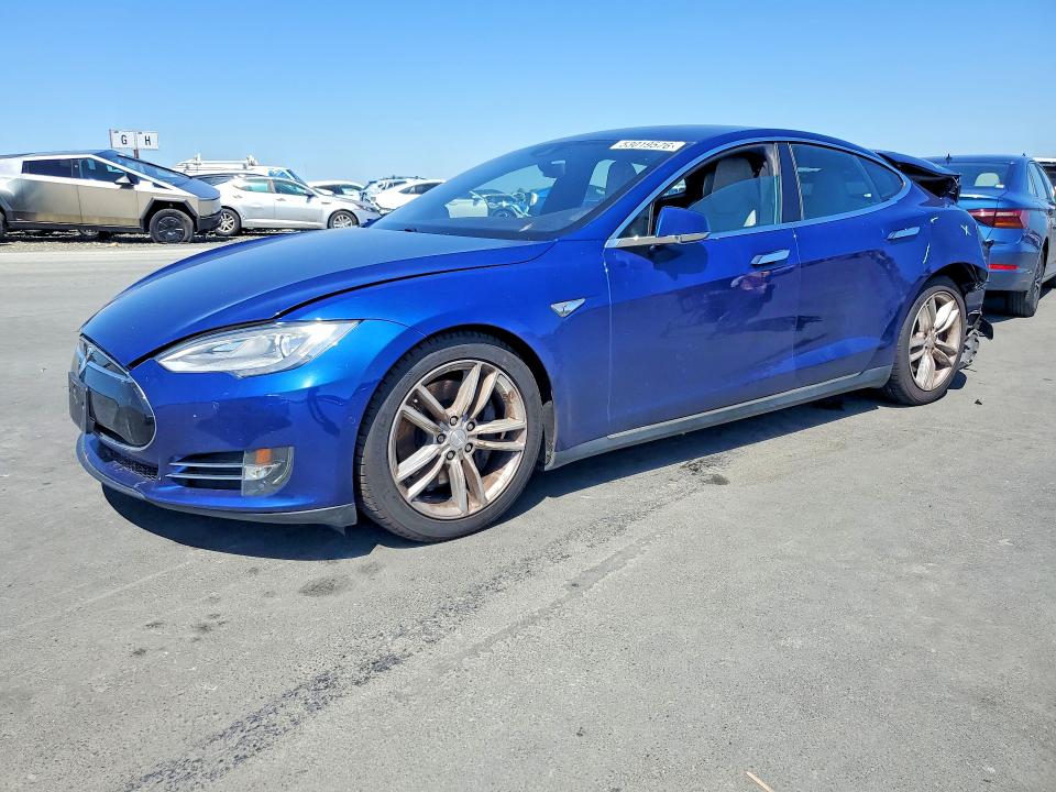 2015 Tesla Model S მანქანა იყიდება აუქციონზე, vin: 5YJSA1E20FF116413, აუქციონის ნომერი: 53019576