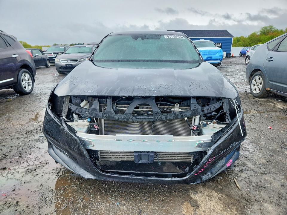 Продаж на аукціоні авто 2018 Honda Accord, vin: 1HGCV1F32JA126055, номер лоту: 52740416