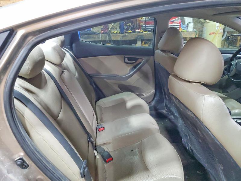 52939466 :رقم المزاد ، 5NPDH4AE7FH568396 vin ، 2015 Hyundai Elantra مزاد بيع
