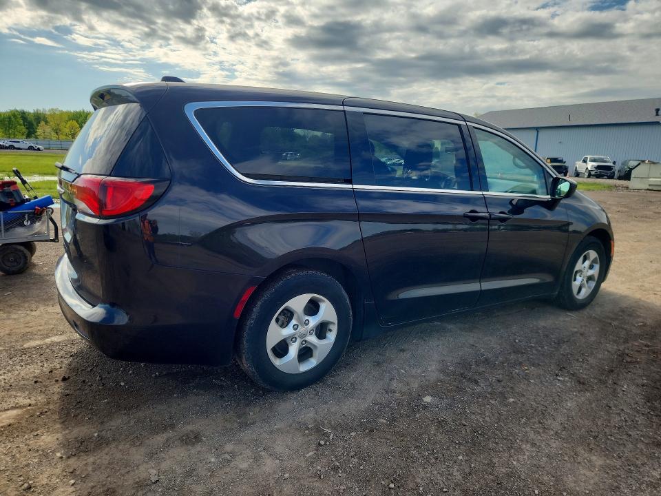53036766 :رقم المزاد ، 2C4RC1CG8HR836895 vin ، 2017 Chrysler Pacifica مزاد بيع