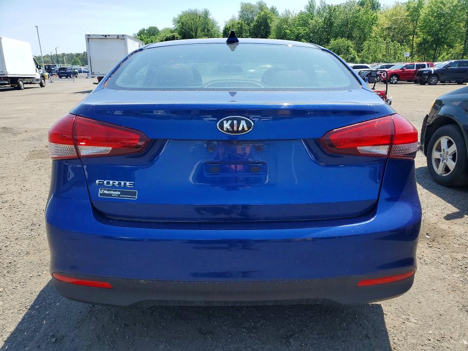 53755206 :رقم المزاد ، 3KPFL4A76JE190013 vin ، 2018 Kia Forte مزاد بيع