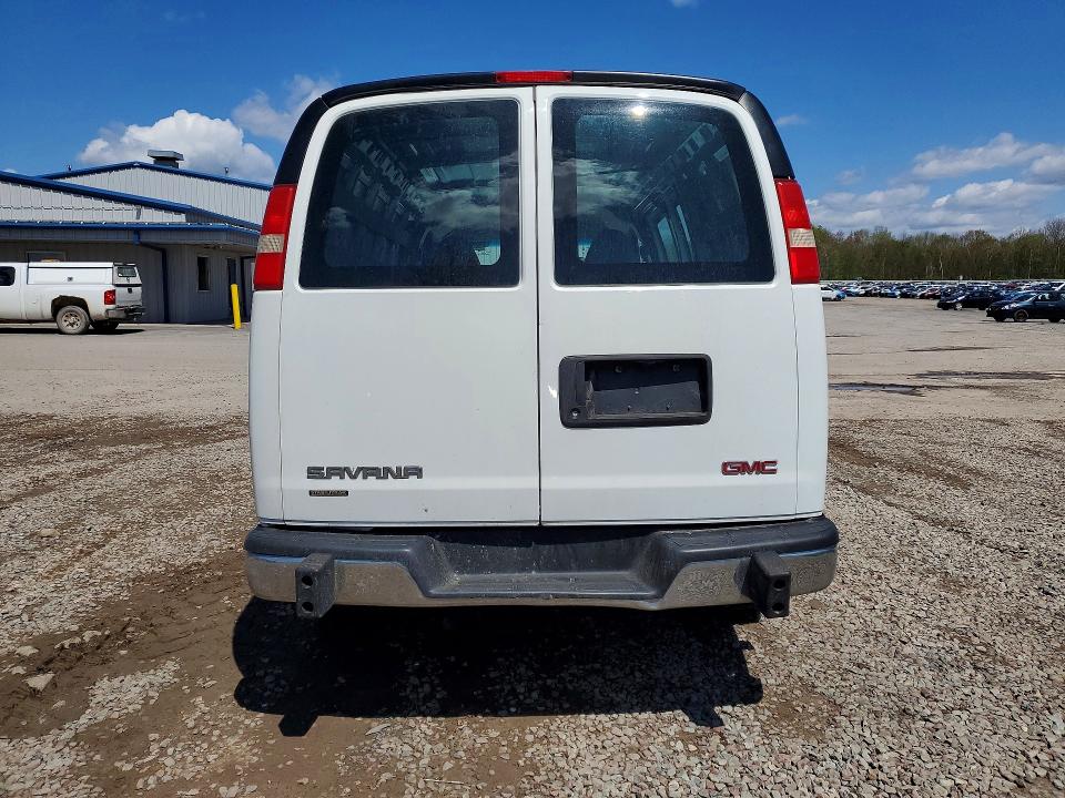 52564916 :رقم المزاد ، 1GTW7FCFXF1902571 vin ، 2015 Gmc Savana مزاد بيع
