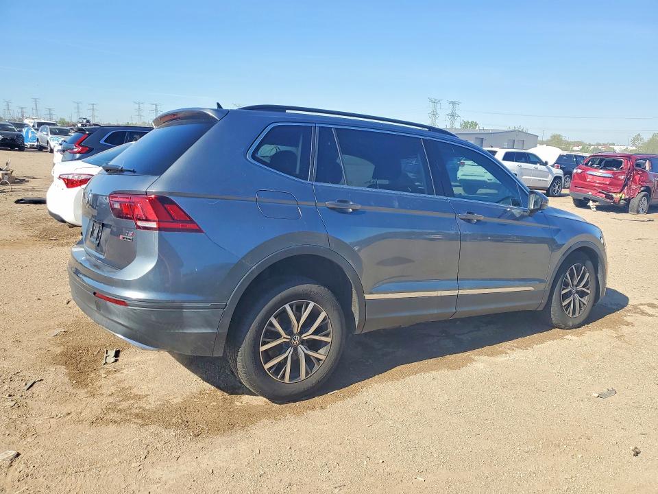 53418116 :رقم المزاد ، 3VV2B7AX2JM165183 vin ، 2018 Volkswagen Tiguan مزاد بيع