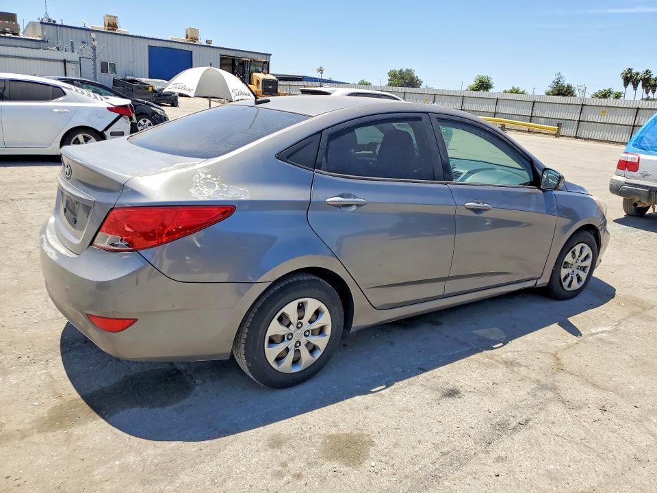 2015 Hyundai Accent მანქანა იყიდება აუქციონზე, vin: KMHCT4AE5FU832498, აუქციონის ნომერი: 52381906