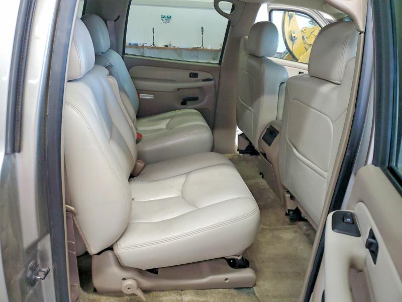 2003 Chevrolet Suburban მანქანა იყიდება აუქციონზე, vin: 3GNFK16Z43G163130, აუქციონის ნომერი: 55281586