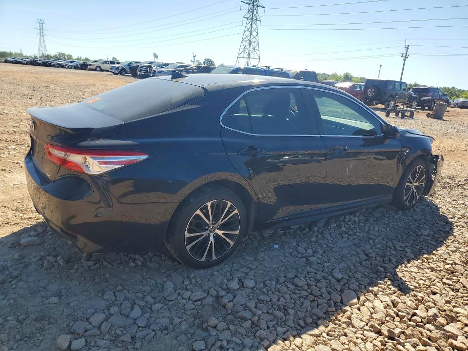 53598916 :رقم المزاد ، 4T1G11AK6LU509889 vin ، 2020 Toyota Camry مزاد بيع