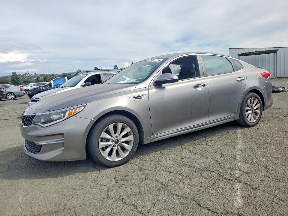 55072216 :رقم المزاد ، 5XXGT4L39HG165929 vin ، 2017 Kia Optima مزاد بيع