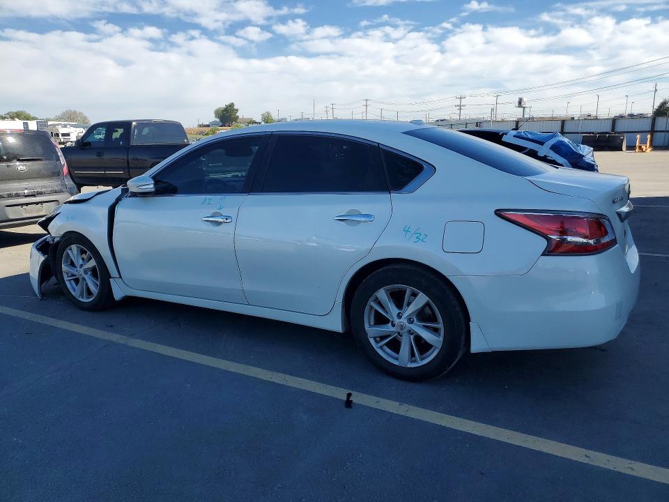 2015 Nissan Altima მანქანა იყიდება აუქციონზე, vin: 1N4AL3AP2FN882086, აუქციონის ნომერი: 52905666