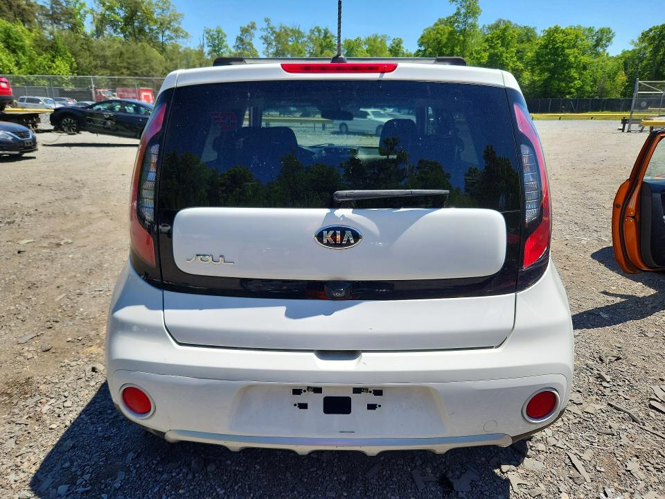 Продаж на аукціоні авто 2018 Kia Soul, vin: KNDJP3A51J7893249, номер лоту: 52602076