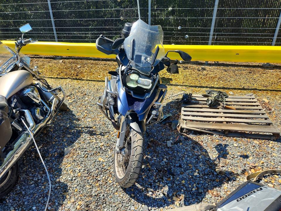 Продажа на аукционе авто 2015 Bmw R1200, vin: WB10A1102FZ187504, номер лота: 52569316