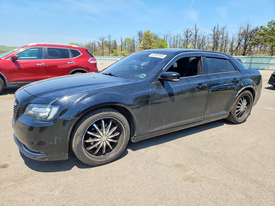 Auction sale of the 2015 Chrysler 300, vin: 2C3CCABG2FH876081, lot number: 52963066