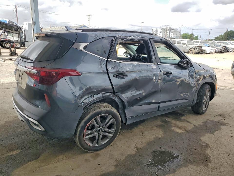 55032216 :رقم المزاد ، KNDEU2AA1M7141329 vin ، 2021 Kia Seltos مزاد بيع