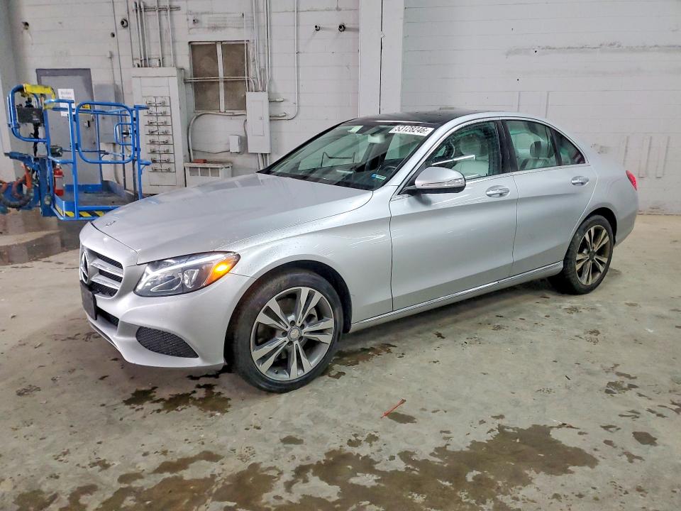 53128246 :رقم المزاد ، 55SWF4KB8FU028734 vin ، 2015 Mercedes-benz C مزاد بيع