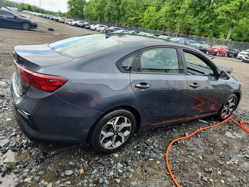 2021 Kia Forte მანქანა იყიდება აუქციონზე, vin: 3KPF24AD0ME313463, აუქციონის ნომერი: 55247316