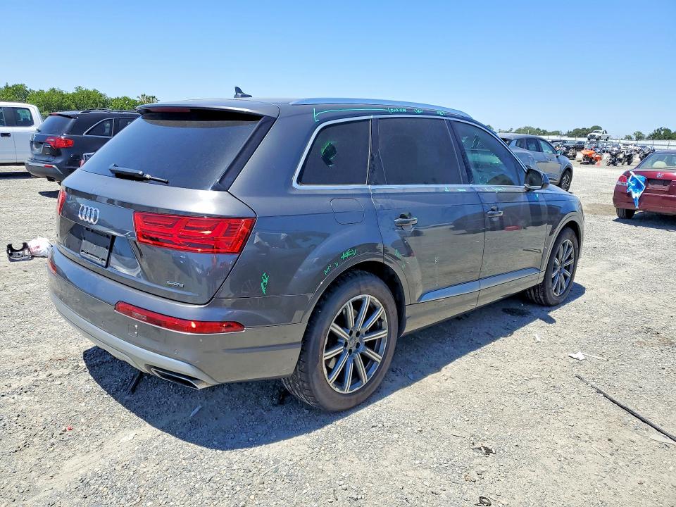 Продаж на аукціоні авто 2018 Audi Q7, vin: WA1LHAF7XJD038856, номер лоту: 53564576