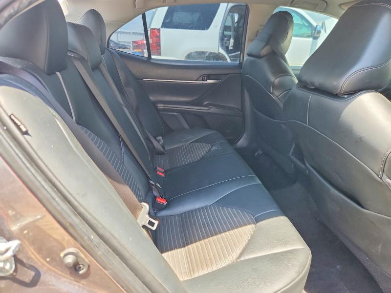 55089616 :رقم المزاد ، 4T1G11AK6MU409213 vin ، 2021 Toyota Camry مزاد بيع