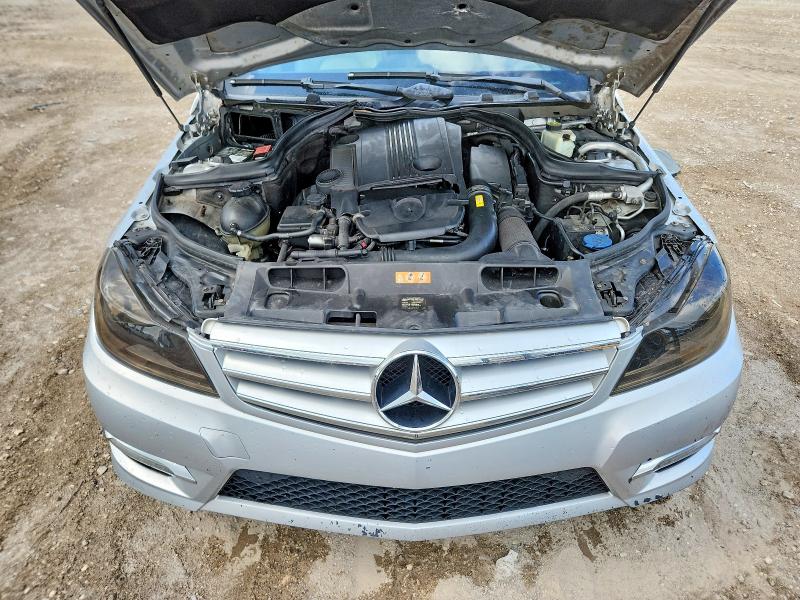 2012 Mercedes-benz C მანქანა იყიდება აუქციონზე, vin: WDDGJ4HB0CF765726, აუქციონის ნომერი: 53789276